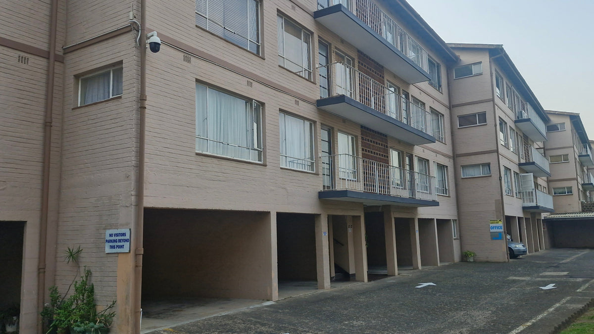 3 Bedroom Apartment,  Central Pinetown
