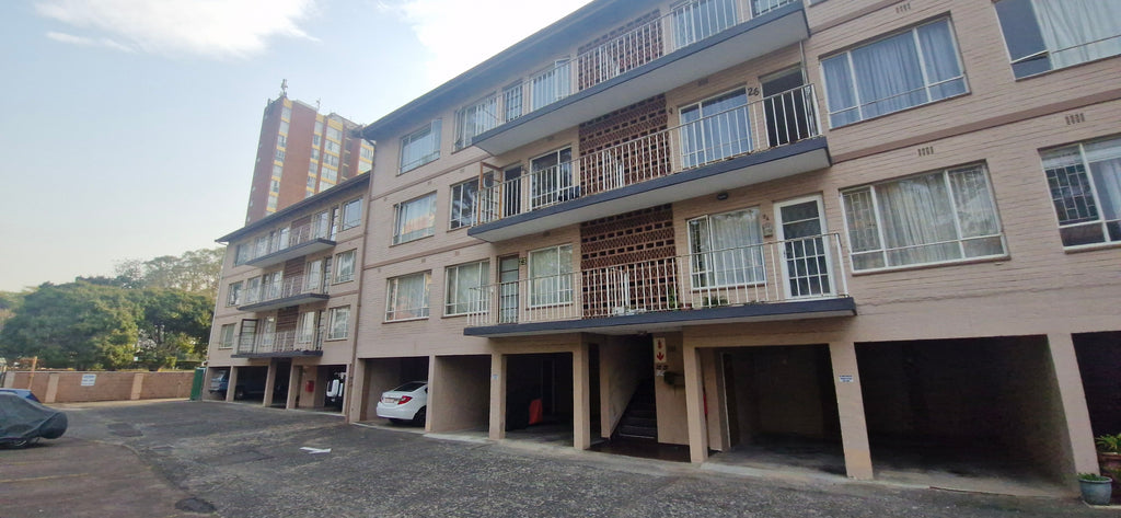 3 Bedroom Apartment,  Central Pinetown