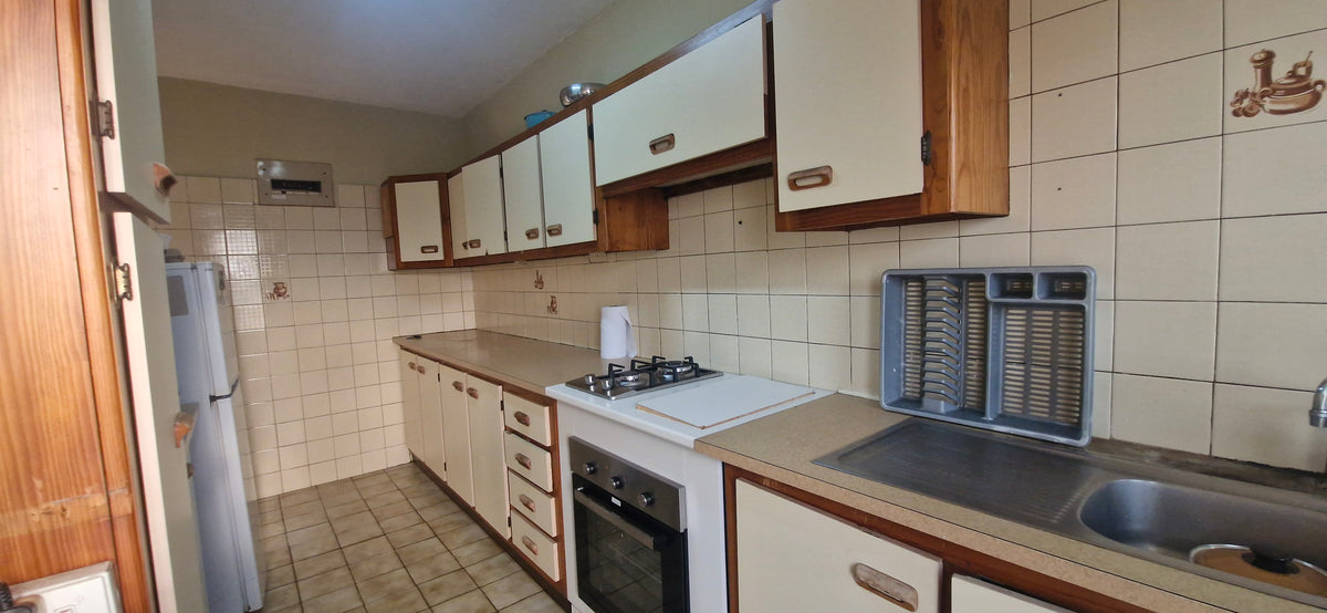 3 Bedroom Apartment,  Central Pinetown