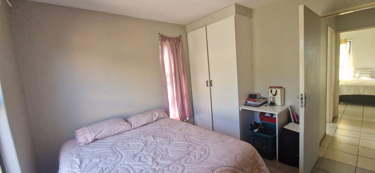 Two Bedroom Flat, Caversham