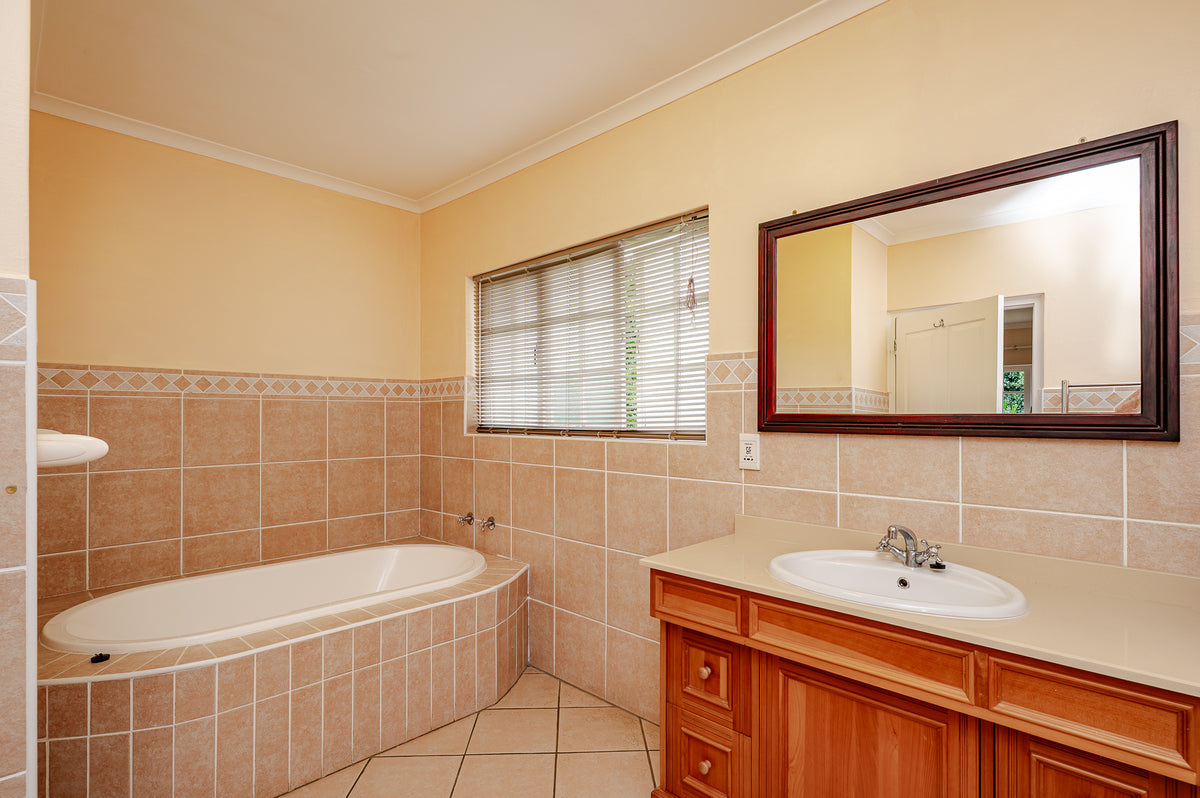 4 Bedroom Home, Manorfields, Hillcrest