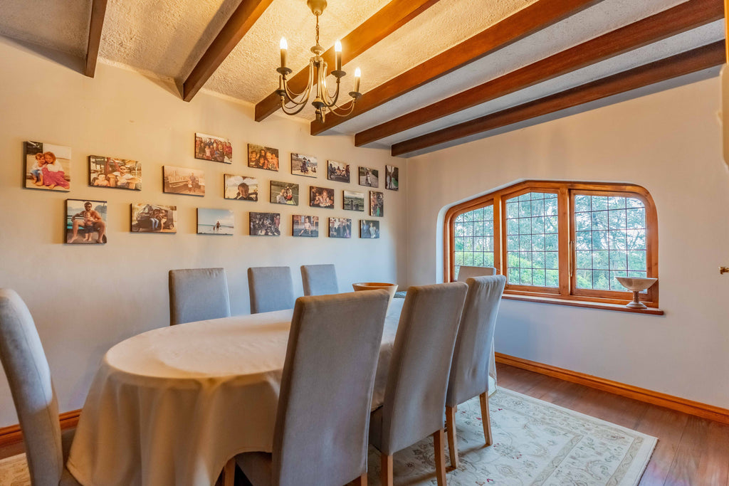 4 Bedroom home with cottage, Everton