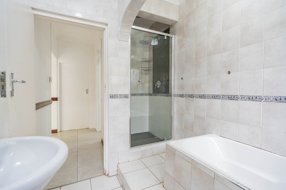 5 Bedroom Home, Hillcrest
