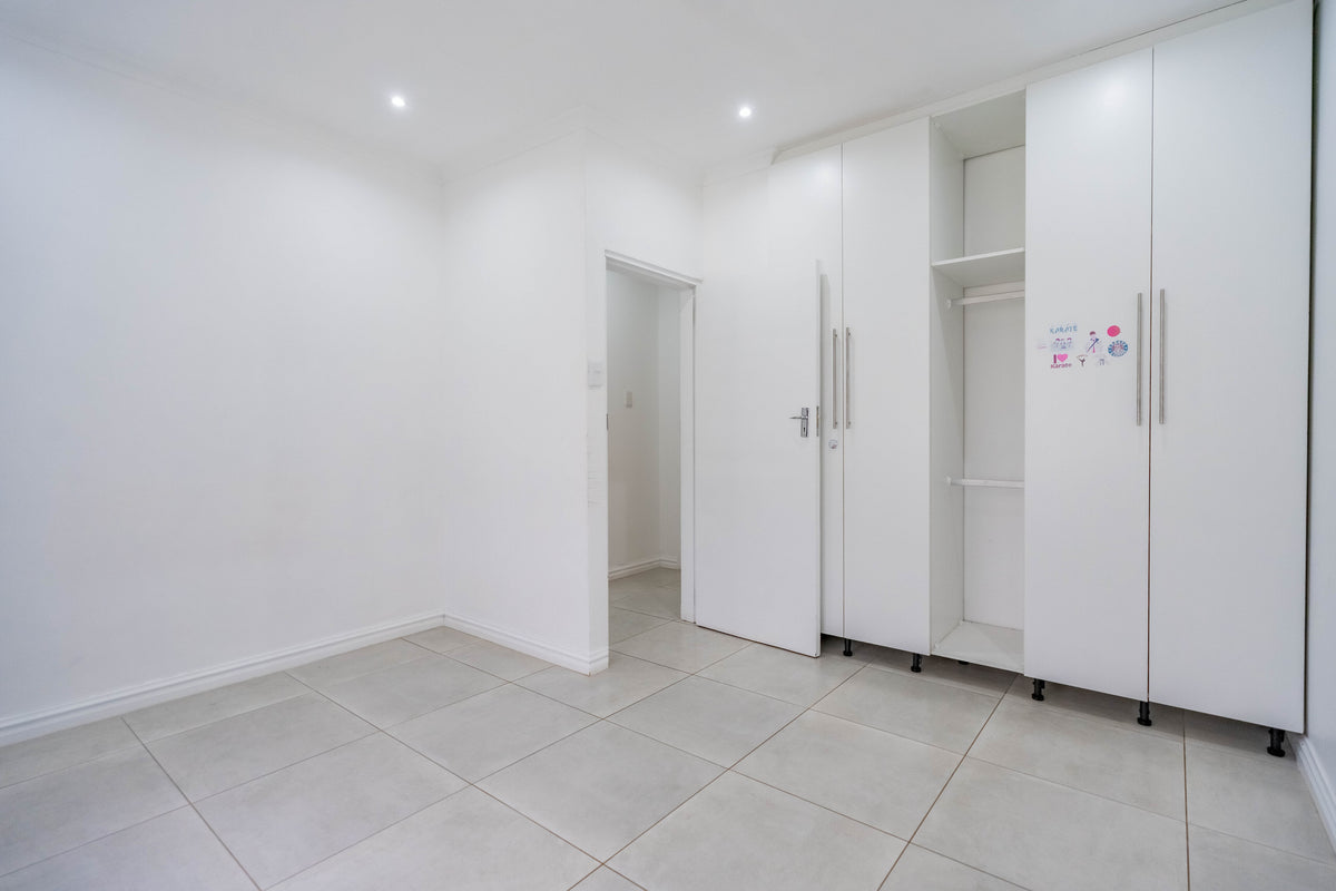 5 Bedroom Home, Hillcrest