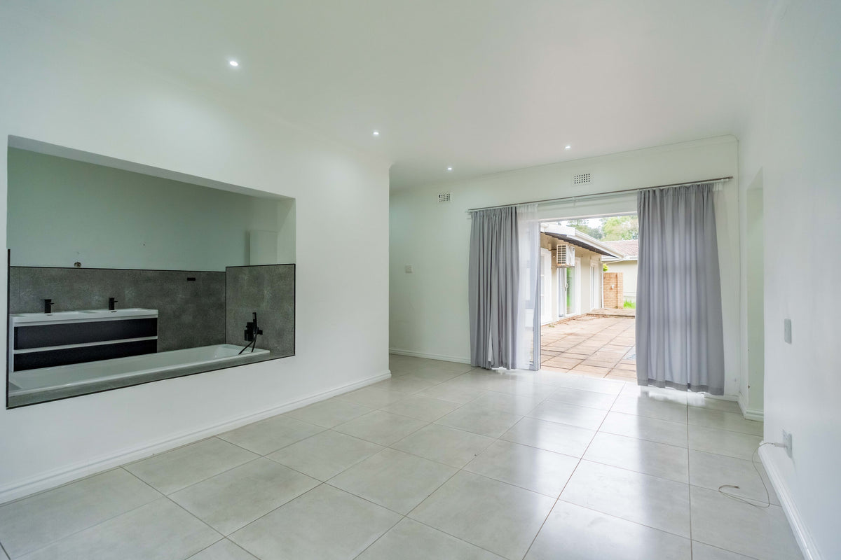 5 Bedroom Home, Hillcrest