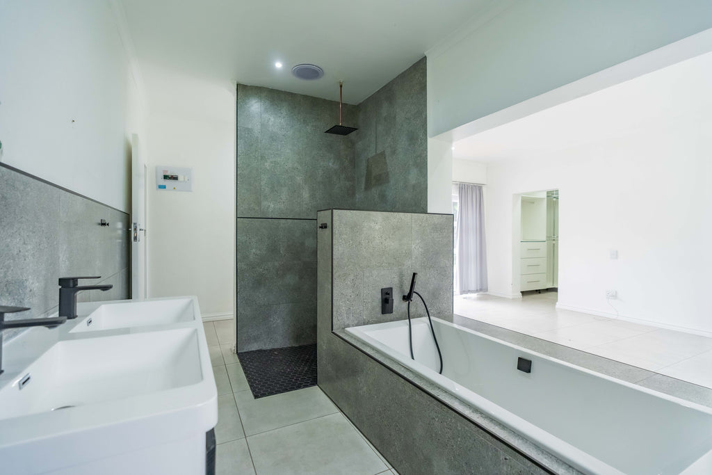 5 Bedroom Home, Hillcrest