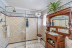 4 Bedroom home with cottage, Everton