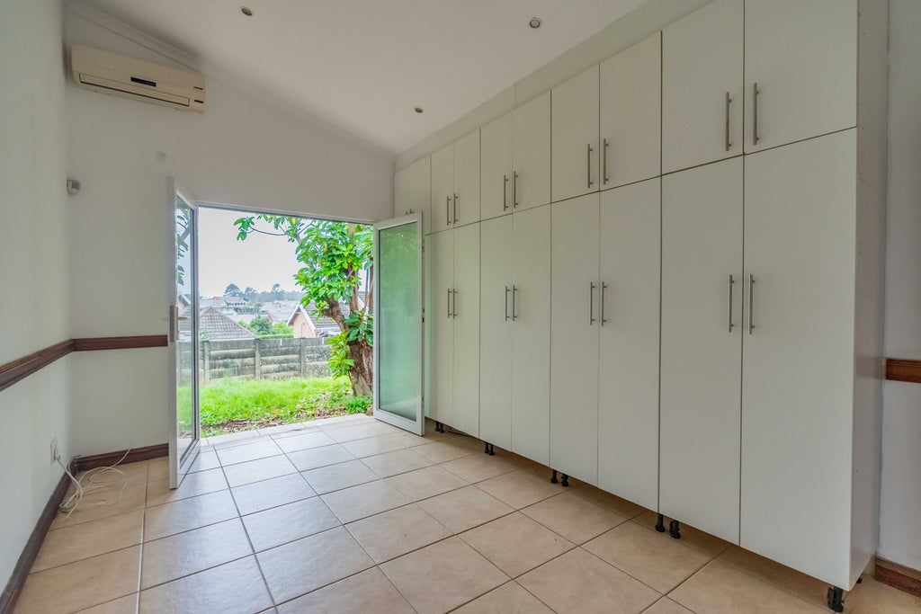 5 Bedroom Home, Hillcrest