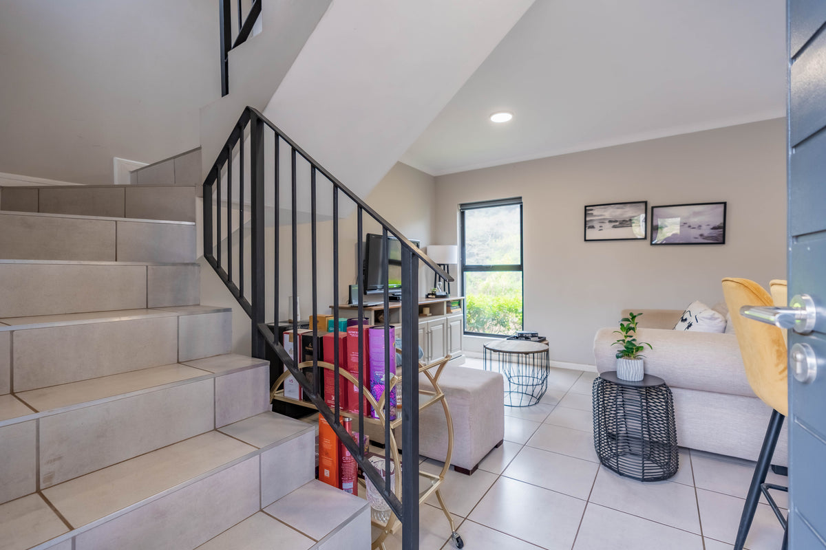 2 Bedroom Duplex, The Woods, Waterfall