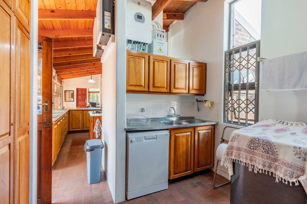 3 Bedroom Home, Forest Hills