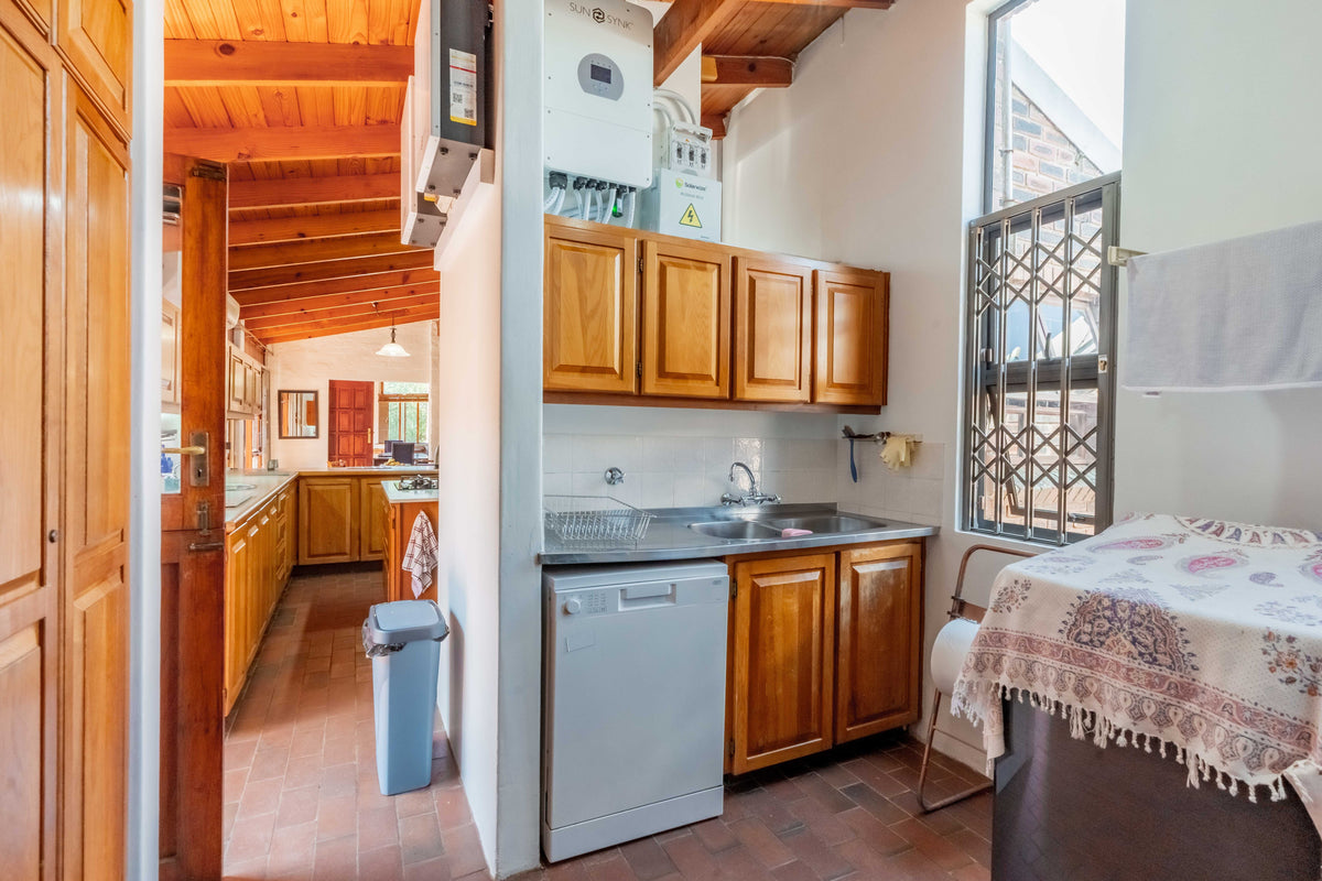 3 Bedroom Home, Forest Hills