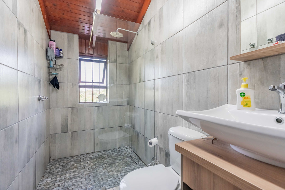3 Bedroom Home, Forest Hills