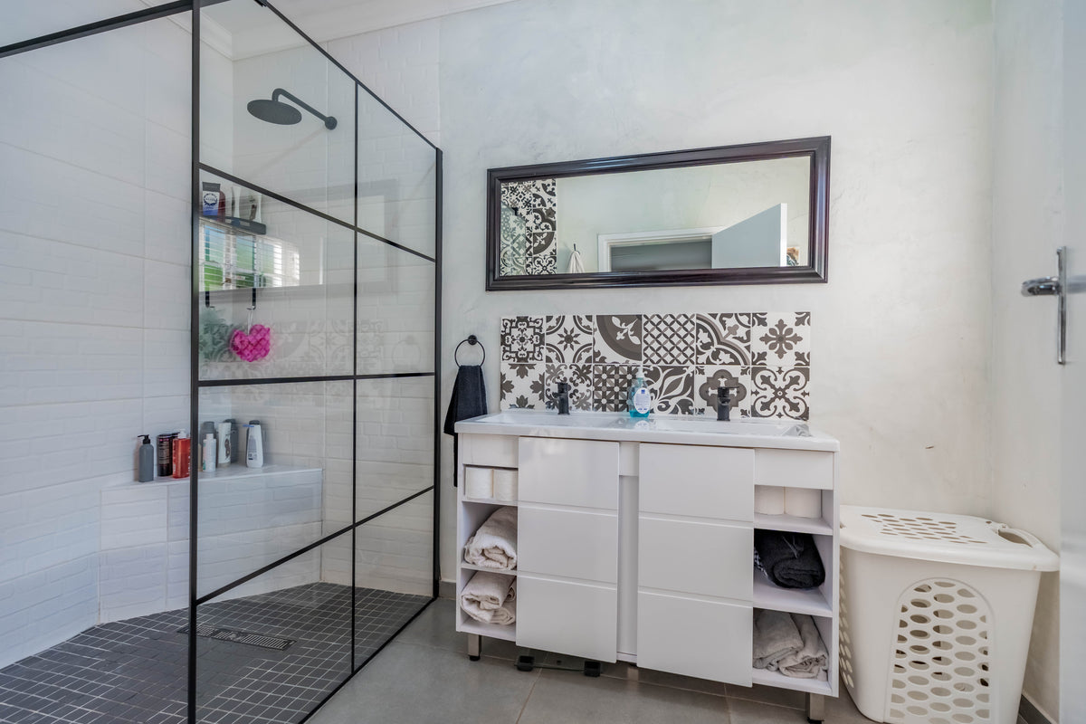 Manorfields Country Estate Simplex