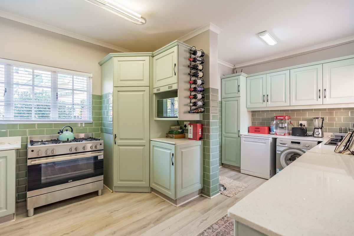 Manorfields Country Estate Simplex