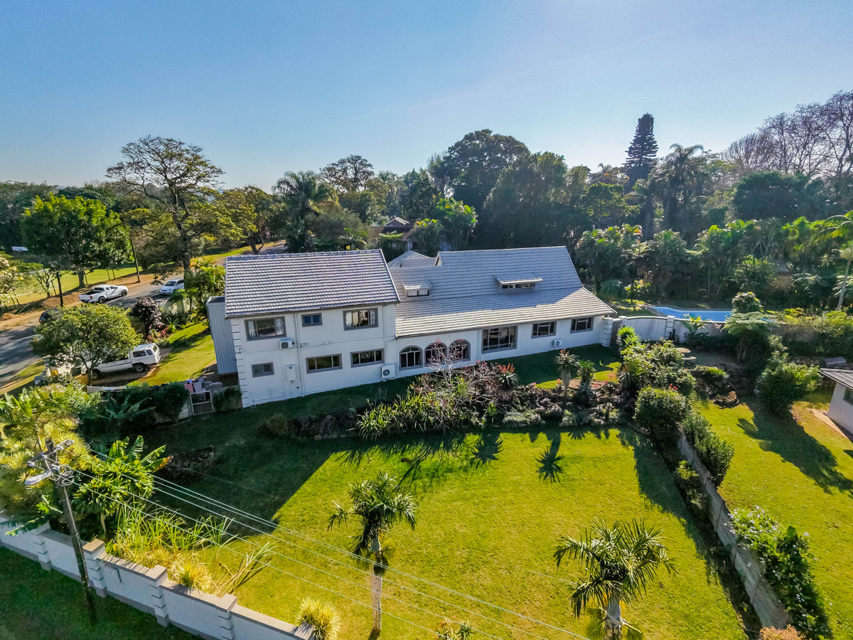 5 Bedroom Home with Flatlets, Kloof